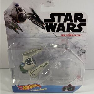 Hot Wheels Star Wars Yoda’s Jedi Starfighter Toy